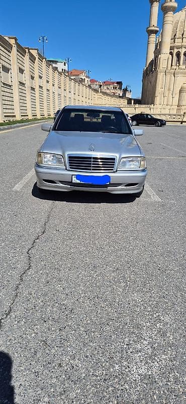 Mercedes-Benz C 230: 2.2 l | 1995 il Sedan — 3