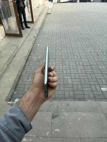 ipone 11 pro: Huawei Nova Y61, 128 GB, rəng - Gümüşü, Barmaq izi, Face ID — 3