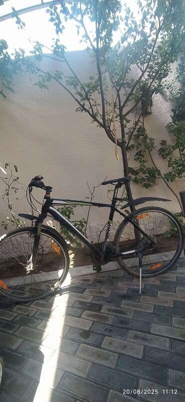 giant велосипед: Şəhər gəzintiləri və gündəlik istifadə üçün uyğun, qara rəngli — 1