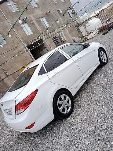 hyundai accent 1995 model: Hyundai Accent: 1.4 l | 2013 il Sedan — 2