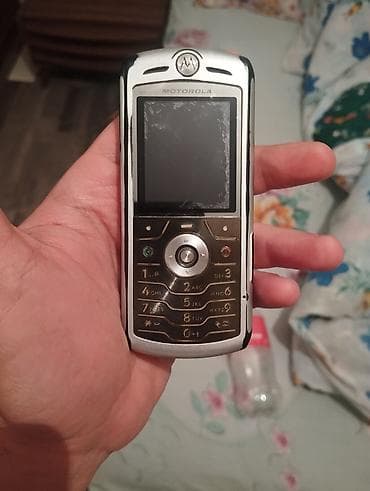 Motorola rəng - Gümüşü, Düyməli