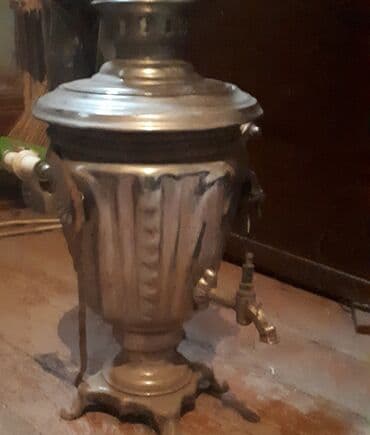 Qedimi Klassik metal samovar - Material: bürünc/metal korpus