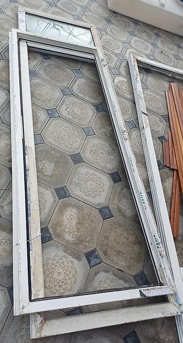 Plastik (PVC) qapı və karkas dəsti - 1 ədəd tam qapı yarpağı və qapı