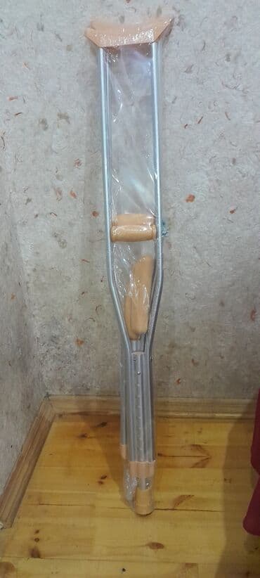 Yerimək üçün arabalar, çəliklər, əsalar, rollatorlar: Məhsul: qoltuqağacı cütü Təsvir: - Material: yüngül və möhkəm — 2