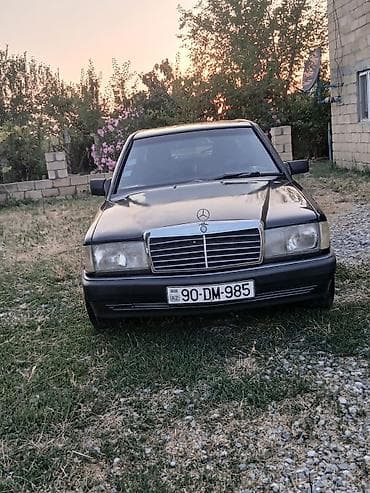 Mercedes-Benz 190 (W201): 1.8 l | 1991 il Sedan
