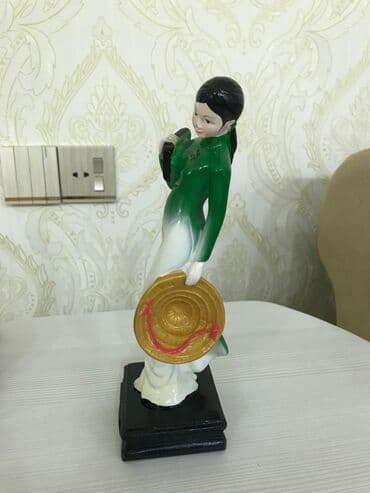 1dollar nece manatdir: Dubaydan alinib suvenirler.Tovuzqusu 110 azn Kitay qiz 70 azn — 6