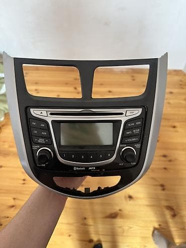 Hyundai üçün orijinal mərkəzi konsol paneli və multimedia/radio bloku