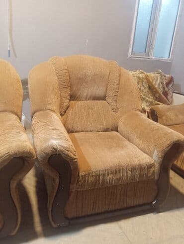 toyuq hisseleri: İşlənmiş, Klassik divan, Divan, Bazasız, Açılmayan — 6