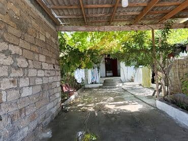 maştağada: Maştağada heyet evi satılır. 131 nömreli avtobusun axrıncı — 19