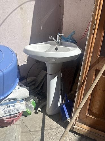 keramik: Piyedestallı çanaq tipli hamam əlüzyuyanı Krant üzərində verilir - — 1