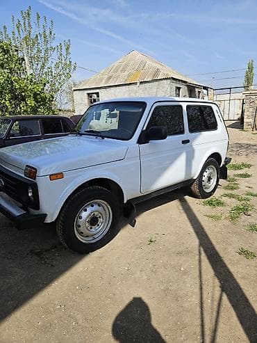 ВАЗ (ЛАДА): ВАЗ (ЛАДА) 4x4 Нива: 1.7 л | Внедорожник — 4