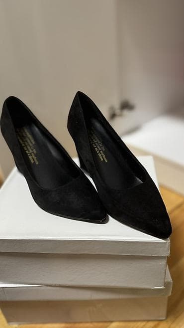 qara ayaqqabılar: Qara klassik qadın tufliləri - Model: sivri burunlu, qapalı burun və — 4