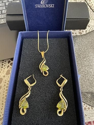 Dəstə daxildir: Sırğa, Swarovski