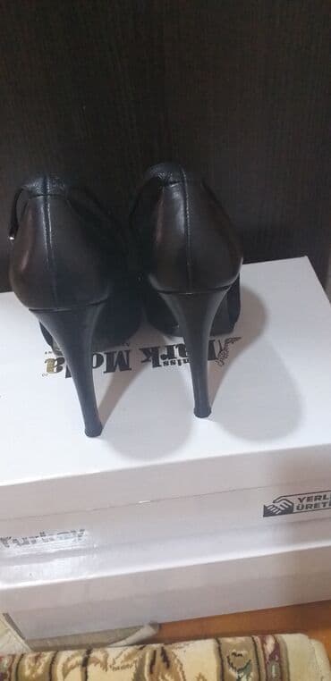 Tuflilər, Ölçü: 35.5, rəng - Qara, İşlənmiş