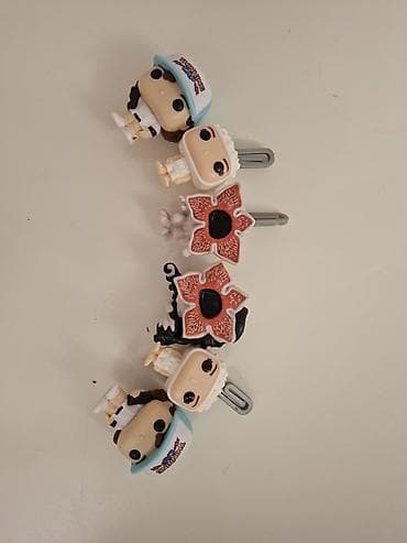 Fiqur, Metal, rəng - Qırmızı