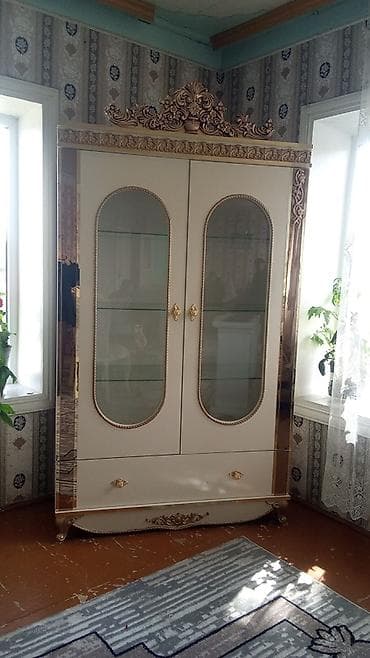 perla stullar: Masa və oturacaqlar — 3