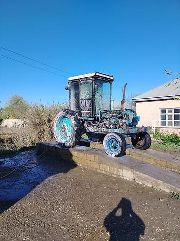 Mavi rəngli təkərli traktor, kabinəli model. Texniki xüsusiyyətlər və lalafo.az -da Mavi rəngli təkərli traktor, kabinəli model. Texniki xüsusiyyətlər və
