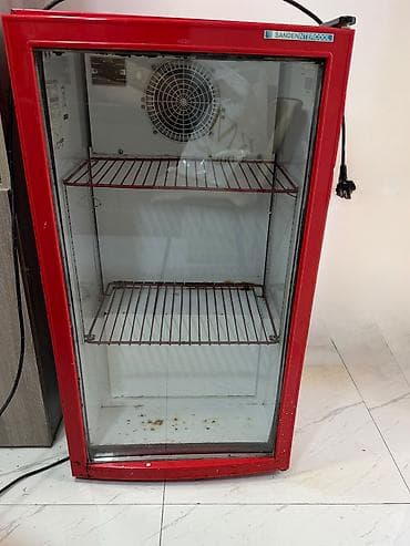 Sanden Intercool vitrin soyuducu. - Şüşə ön qapılı, qırmızı korpus - — 2