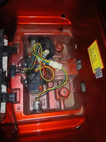 sukan oyunu: Uşaq üçün elektrikli minik maşını – kabriolet tipli, metalik qırmızı — 6