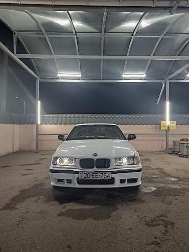 bmw 550: BMW 3 series: 1.8 l | 1992 il Sedan — 2