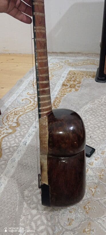 Пианино: Tar – milli simli musiqi aləti - Korpus: iki hissəli armud formalı — 2