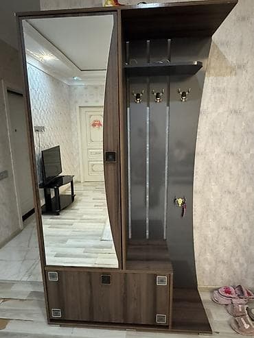Dəhliz üçün funksional giriş mebeli (paltar dolabı + ayaqqabılıq +