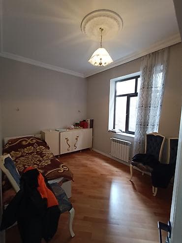 Дома: Satılır – 4 mərtəbəli fərdi yaşayış evi .Çox təcili satılır. PAKET — 7