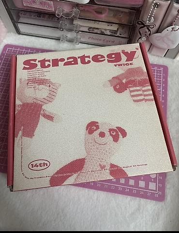 CD, DVD диски и кассеты: TWICE “Strategy” albomu Step1,14th buraxılış — 1