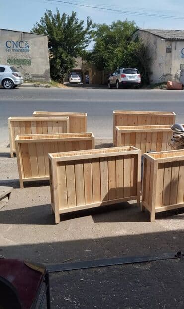 qızıl gül buketi: Dibçək Ağacdan hazırlanmış dekorativ uzun formalı çiçək yeşikləri - — 9