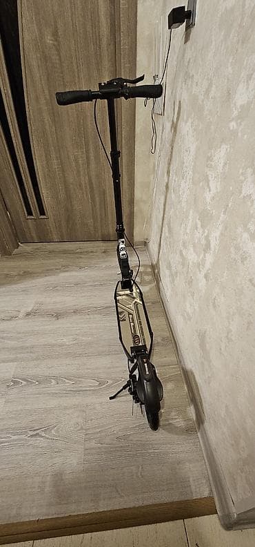 skuter kreditle: Usaqlar üçün yığcam və rahat şosse skuter 100 kq qeder agirliqa — 4