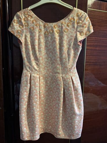 Her bir paltarin qiymeti 20 Azn, kime maraqlqidirsa hansi paltar yazin lalafo.az -da Her bir paltarin qiymeti 20 Azn, kime maraqlqidirsa hansi paltar yazin