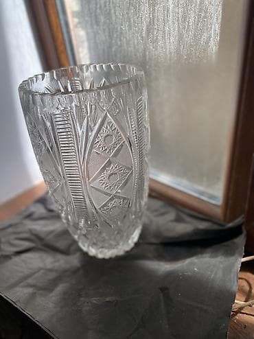 gul: Bir vaza, Xrustal — 2