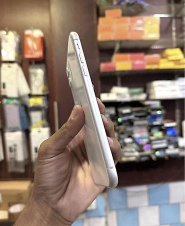 işlenmiş iphone: IPhone 11, 128 GB, Ağ, Zəmanət, Simsiz şarj, Face ID — 6