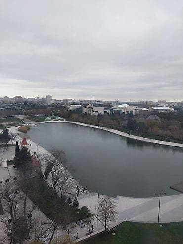 agdasda satilan evler: 28 May və Gənclik metrolarına piyada yaxındır Dədə Qorqud parkının — 9