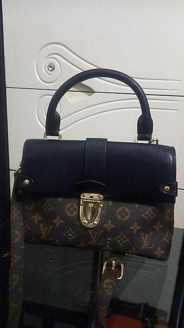 xp qizil: Əl çantası, Louis Vuitton — 2