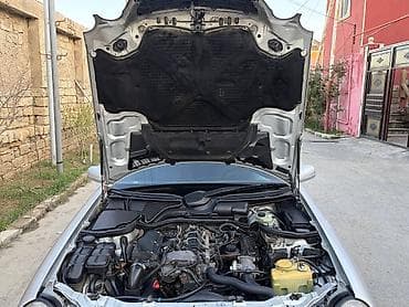 mercedes 200: Mercedes-Benz E-Class: 2.2 l | 1999 il Sedan — 10