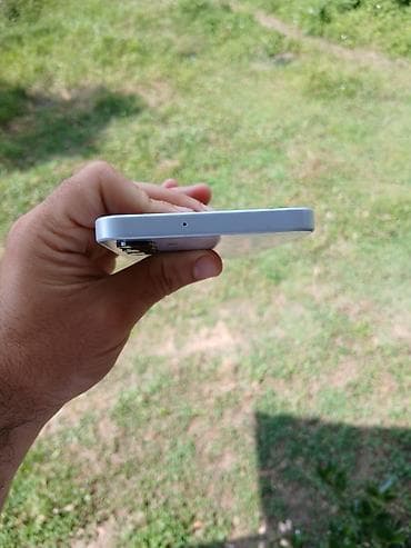 iphone 15 pro max 2 ci el: Samsung Galaxy A16, 256 GB, rəng - Ağ, İki sim kartlı — 5