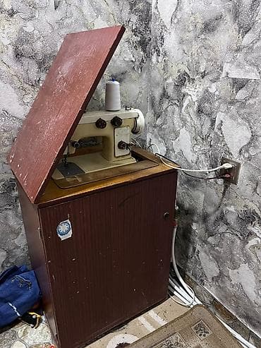 et masini: Elektrik tikiş maşını və qatlanan şkaf-stol dəsti hec bir problemi — 2