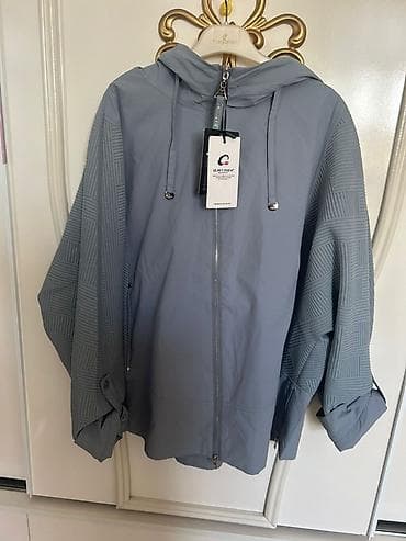 qol satlar: Qadınlar üçün kapüşonlu yüngül üst geyim (kurtka) yenidir 100 man.a — 1