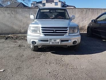 qara niva sekilleri: Mitsubishi Pajero iO / Pinin, gümüşü rəng, 5 qapılı kompakt SUV. - — 7