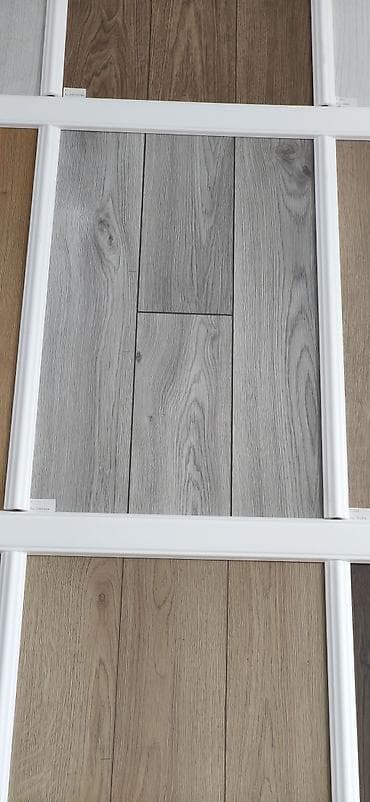 Laminat döşəmə panelləri – ağac teksturası ilə - Rənglər: boz kül