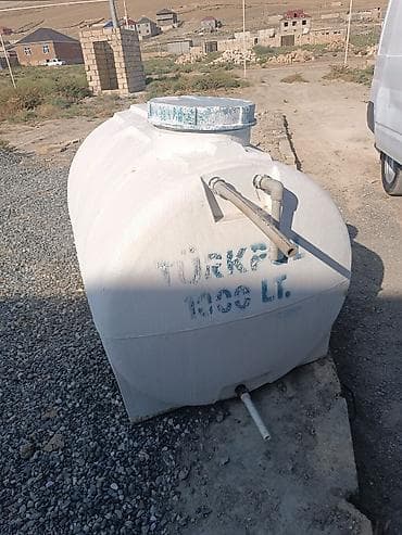 Bağ evi və bağ üçün hərşey: Su çəni – 1000 litr, üfüqi tip - Həcm: 1000 L (üzərində “1000 LT” — 2