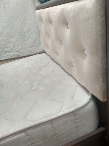 tek neferlik carpayilar: Bir nəfərlik kravat satılır.super vəziyyətdir matras bahalı — 3
