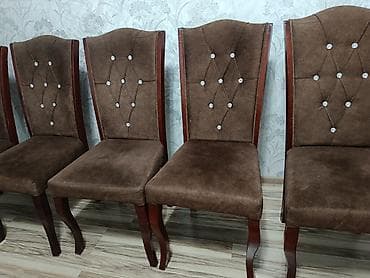 stul ustu: Yemək otağı üçün klassik üslubda yumşaq stullar dəsti. - Material — 2