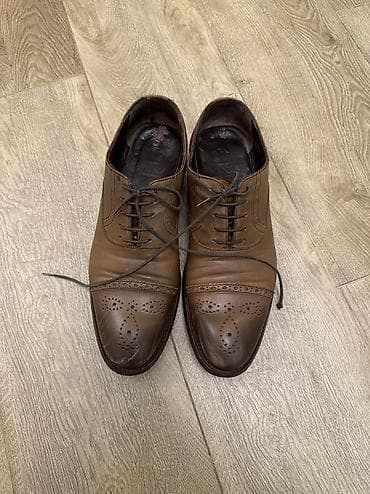 Ayaqqabi təmiz dəri