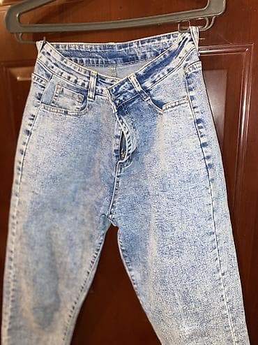 Cinslər: Hər biri 9 azn real istəyən əlaqə saxlasın. Məhsul: Qadın jeans — 2