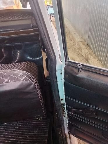 ucuz tap az t40: VAZ klassik seriyasından sedan (2101/21011 xətti) – ağ rəng. Mexaniki — 4