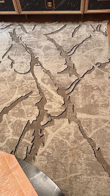 Döşək üzləri: Məhsul: 2 ədəd xalça dəsti 1 eded 35 azn 1) Qara-bej dekorativ xalça — 2