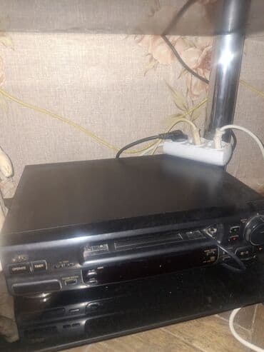 Qulaqcıqlar: Kaset Maqnitofon JVC, Ünvandan götürmə — 1