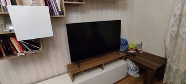 sabunçu qəsəbəsində evlər: Ev yeni təmir olunub. Evdə təxmini 1 ildən az yaşanıb. 5/4 cü mərtıbə — 3